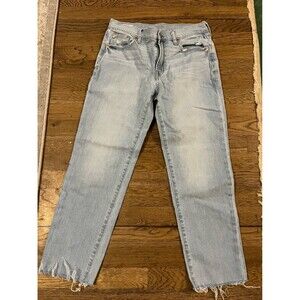 Gap faded wash Girlfriend midrise Straight leg Crop sz 4/27 Jeans Light wash